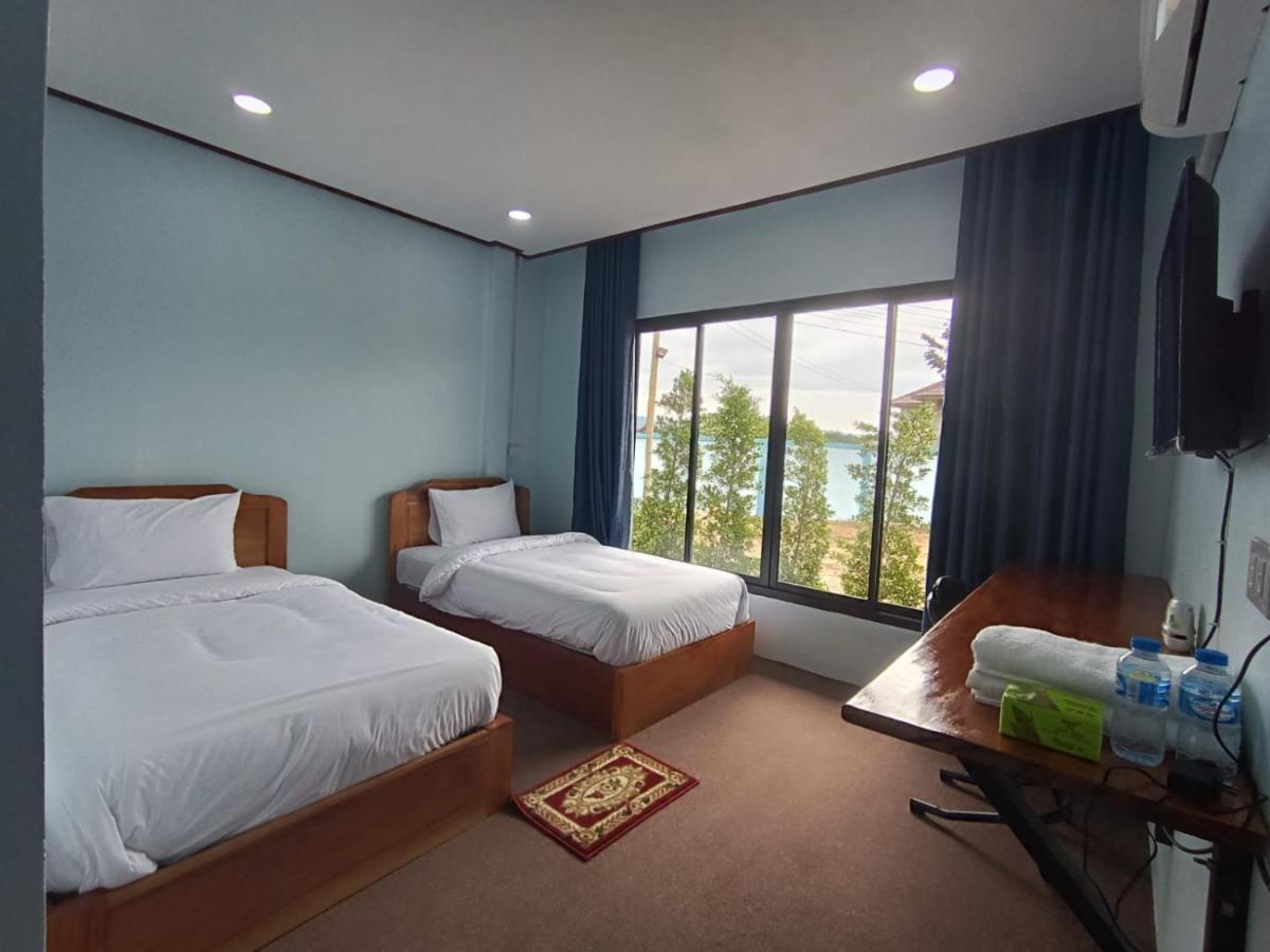ເຮືອນພັກບີວີ Hotel Ban Thongchai-Tai ภายนอก รูปภาพ