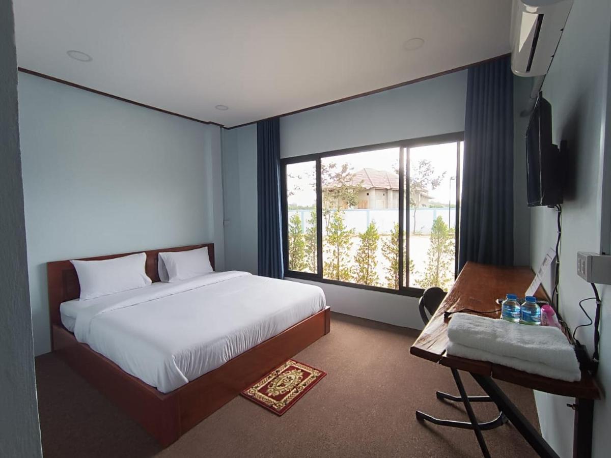 ເຮືອນພັກບີວີ Hotel Ban Thongchai-Tai ภายนอก รูปภาพ