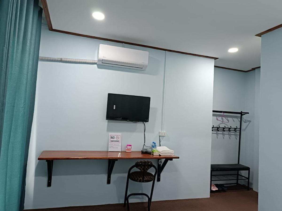 ເຮືອນພັກບີວີ Hotel Ban Thongchai-Tai ภายนอก รูปภาพ