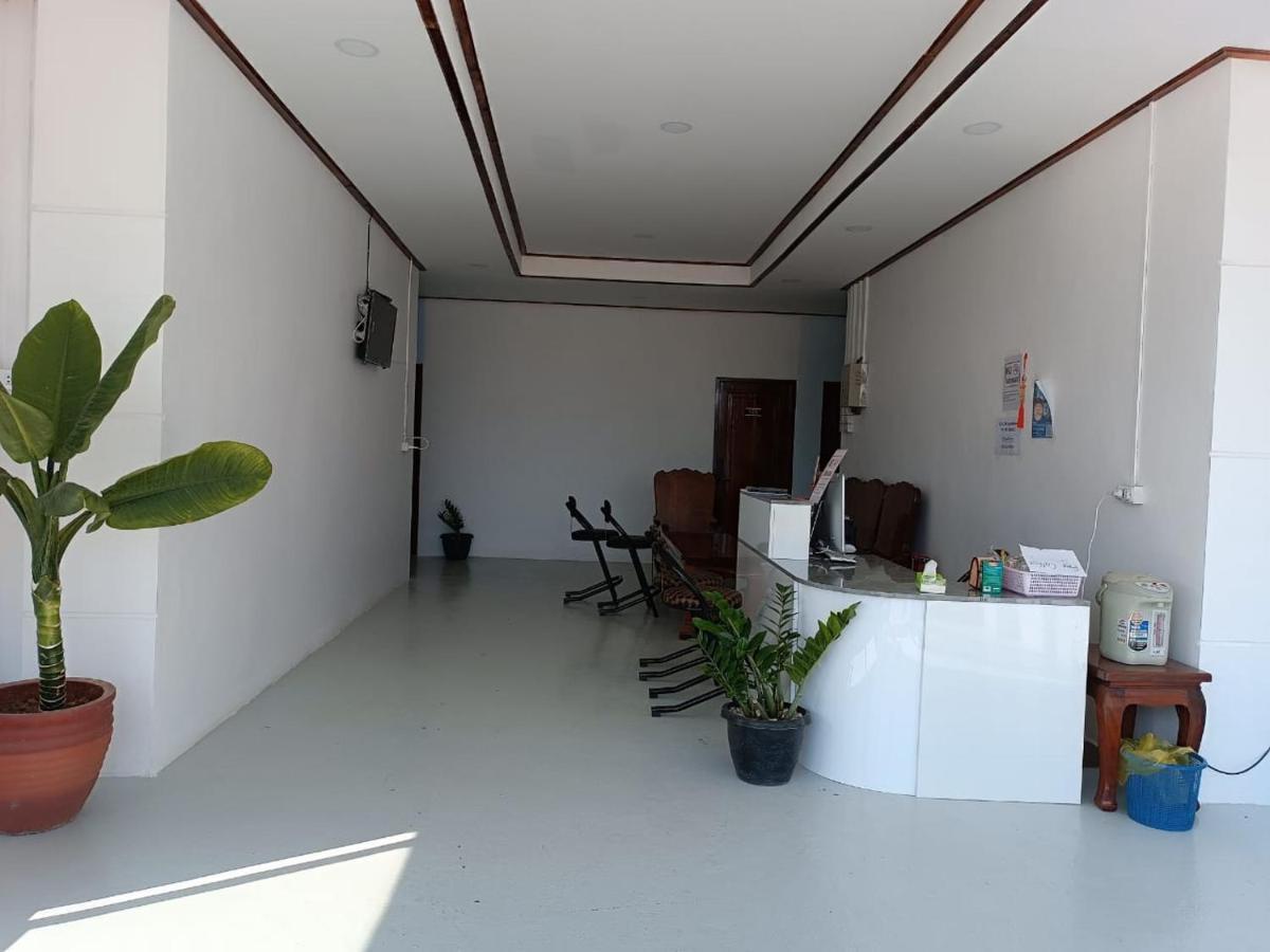 ເຮືອນພັກບີວີ Hotel Ban Thongchai-Tai ภายนอก รูปภาพ