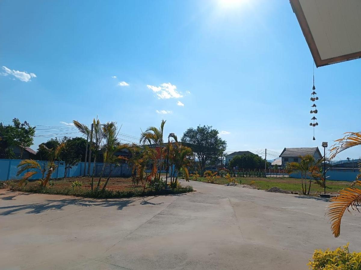 ເຮືອນພັກບີວີ Hotel Ban Thongchai-Tai ภายนอก รูปภาพ